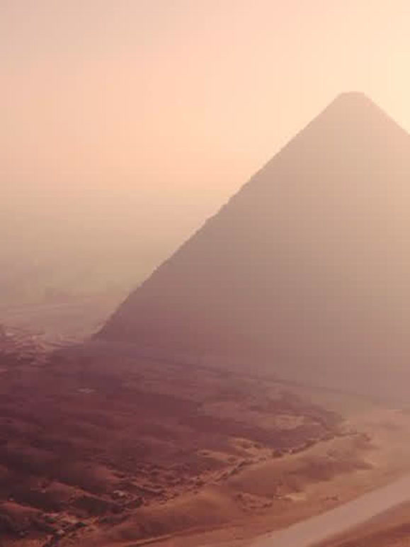 扫描金字塔封面图