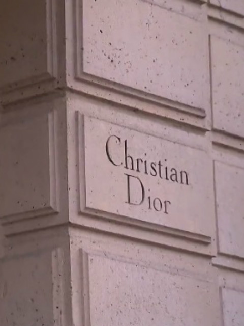 迪奥，大秀的秘密封面图