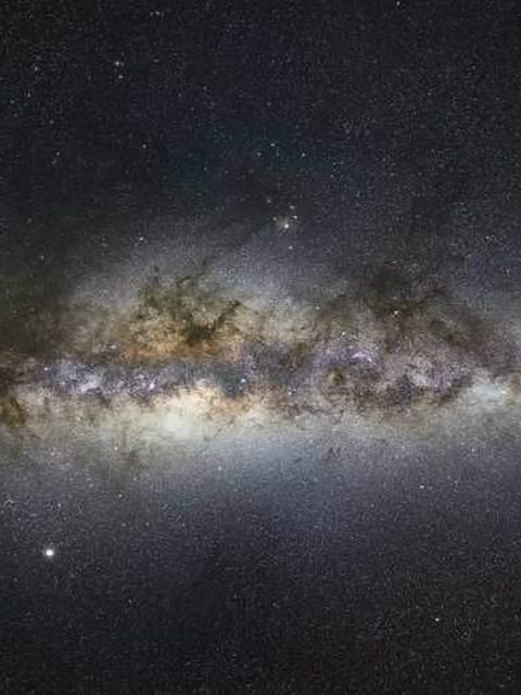 黑洞吞噬封面图