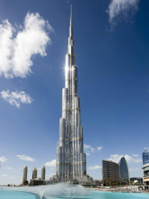 海平线上的迪拜封面图