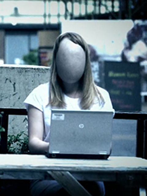 走进黑暗网络封面图